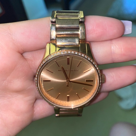 michael kors watch - Picture 2 of 5